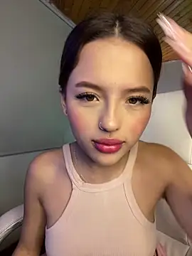 Snapshot of Sofia18_pinkk chatting on 10-07-25, 10:29 Sofia18 pinkk online show from 10-07-25, 10:29