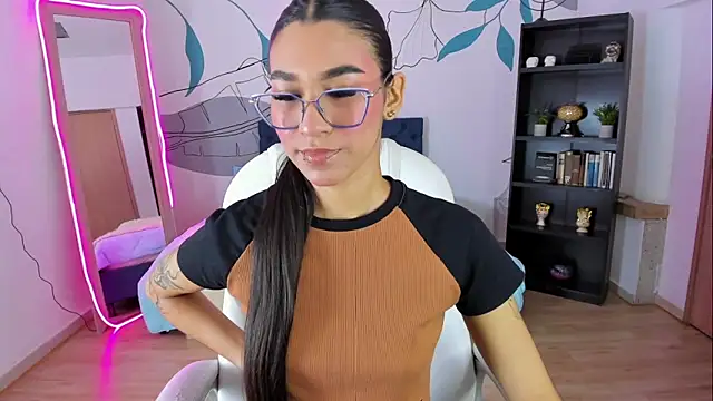 Dana Paula online show from 12-22-25, 11:40