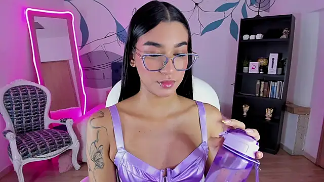 Snapshot of Dana_Paula chatting on 02-12-26, 11:27 Dana Paula online show from 02-12-26, 11:27