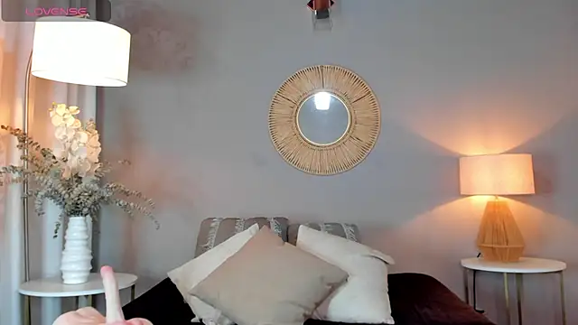 Snapshot of viviannehill_hot chatting on 02-10-25, 11:23 viviannehill hot online show from 02-10-25, 11:23