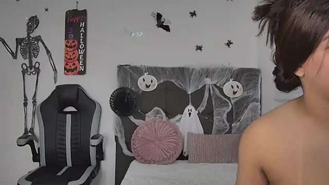 AmandaBrooks 18 online show from 10-22-25, 12:55