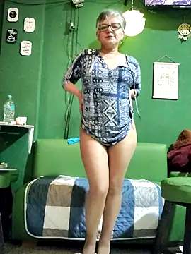 ilonna2025 online show from 10-19-25, 08:48