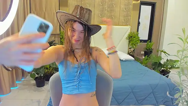 SusannJohnson online show from 12-15-25, 12:26