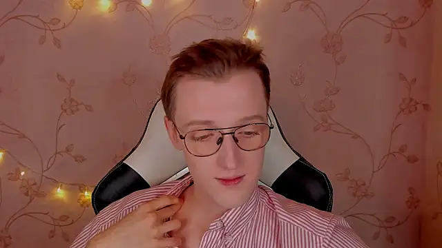 BlondiePrins online show from 01-18-25, 05:59