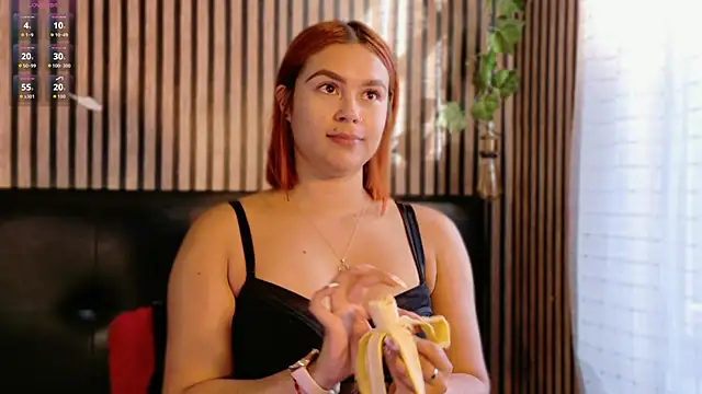 Snapshot of Sophie_new25 chatting on 10-23-25, 12:15 Sophie new25 online show from 10-23-25, 12:15