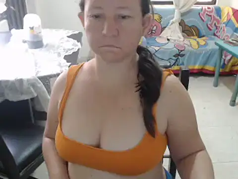 Snapshot of Yohis_Kiut25 chatting on 02-13-25, 01:15 Yohis Kiut25 online show from 02-13-25, 01:15