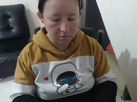 Snapshot of Yohis_Kiut25 chatting on 02-20-25, 12:25 Yohis Kiut25 online show from 02-20-25, 12:25