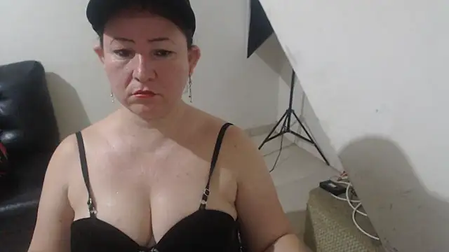 Yohis Kiut25 online show from 11-01-25, 02:57