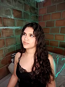 Snapshot of enid_greins chatting on 10-23-25, 08:18 enid greins online show from 10-23-25, 08:18