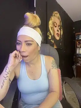 viktoria davis  online show from 11-18-25, 11:59