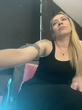 viktoria davis  online show from 02-20-26, 12:40