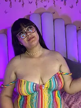 Snapshot of emmagh_ chatting on 02-10-25, 01:24 emmagh online show from 02-10-25, 01:24