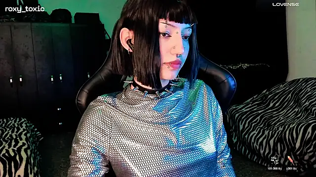 roxy toxic online show from 11-11-25, 01:27