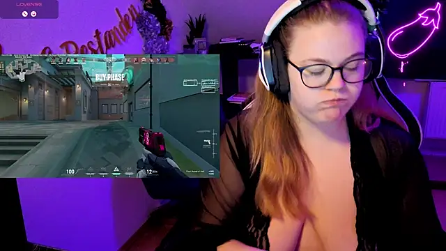 EveBaker04 online show from 10-19-25, 01:12