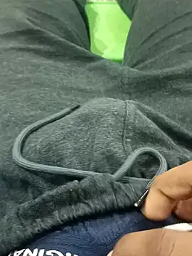 Snapshot of Siddharth_love8 chatting on 01-20-25, 04:32 Siddharth love8 online show from 01-20-25, 04:32