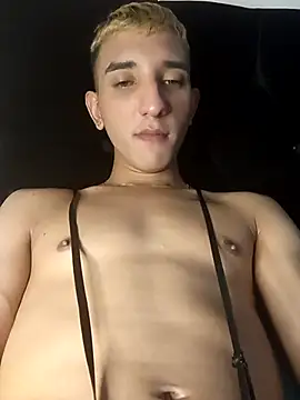 Snapshot of manu_stiv chatting on 03-08-25, 12:22 manu stiv online show from 03-08-25, 12:22