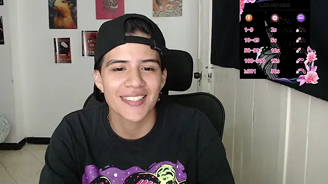 Snapshot of Dha_lia0 chatting on 11-18-25, 09:52 Dha lia0 online show from 11-18-25, 09:52