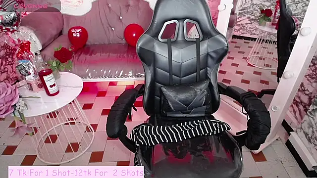 Skye Little v online show from 02-14-25, 10:49