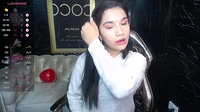 Skye Little v online show from 02-14-25, 02:44