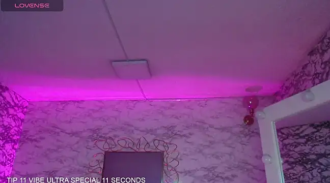 Skye Little v online show from 03-12-25, 01:40