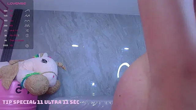 Skye Little v online show from 11-09-25, 02:26