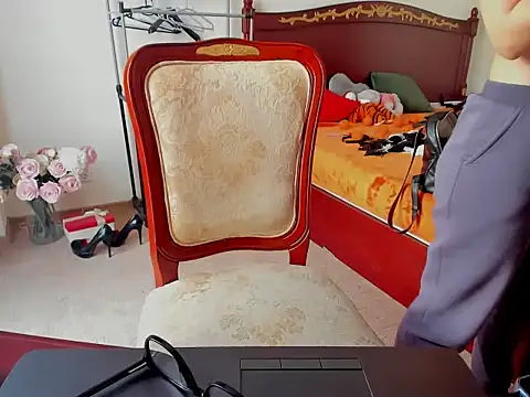 Tianiaa online show from 11-13-25, 10:58