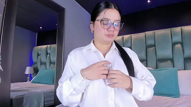 ValeriaOrtega online show from 02-05-25, 11:44