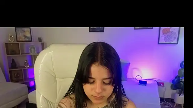 Nicole Foxx  online show from 10-18-25, 03:24