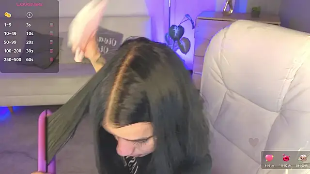 Nicole Foxx  online show from 01-31-26, 08:18