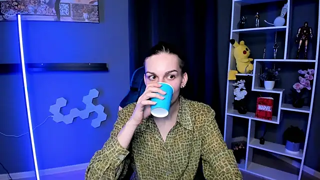 MaryKlein online show from 01-20-25, 08:18