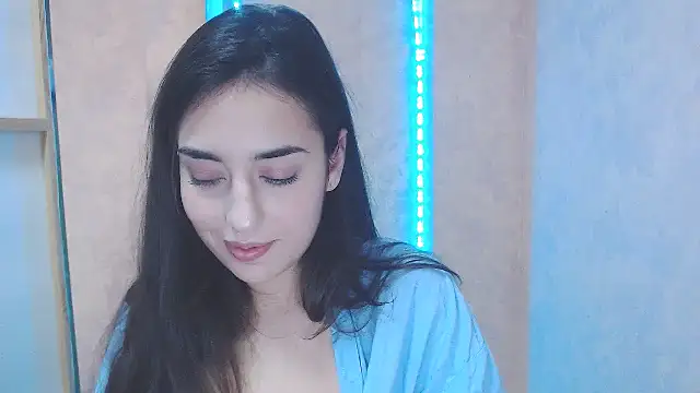 Lovelllyy online show from 03-08-25, 11:05