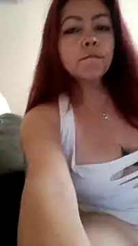 queencarlota82 online show from 02-04-25, 08:38