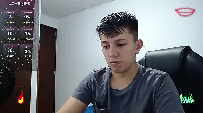 Snapshot of Alan_red chatting on 02-28-25, 12:21 Alan red online show from 02-28-25, 12:21