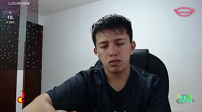 Snapshot of Alan_red chatting on 03-16-25, 01:38 Alan red online show from 03-16-25, 01:38