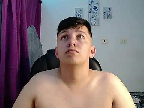 Snapshot of Alan_red chatting on 10-02-25, 12:28 Alan red online show from 10-02-25, 12:28