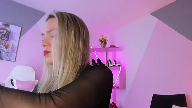 RayaCarr  online show from 02-15-25, 02:11