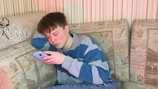 Snapshot of cameron-crowly chatting on 01-28-25, 02:31 cameron-crowly online show from 01-28-25, 02:31