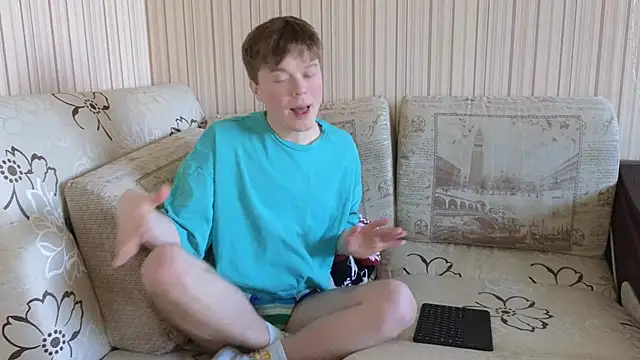 Snapshot of cameron-crowly chatting on 02-06-25, 09:22 cameron-crowly online show from 02-06-25, 09:22