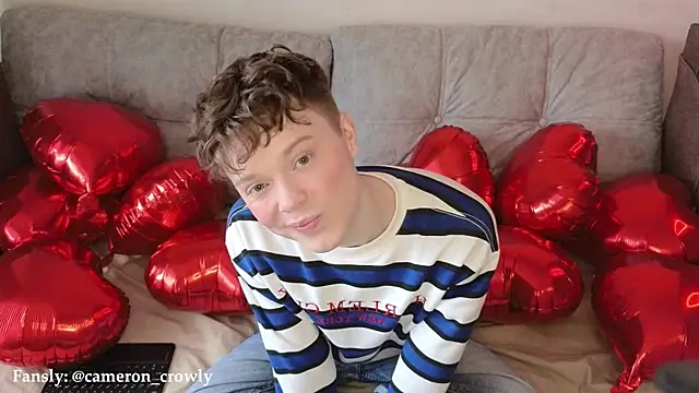 Snapshot of cameron-crowly chatting on 02-14-25, 07:17 cameron-crowly online show from 02-14-25, 07:17