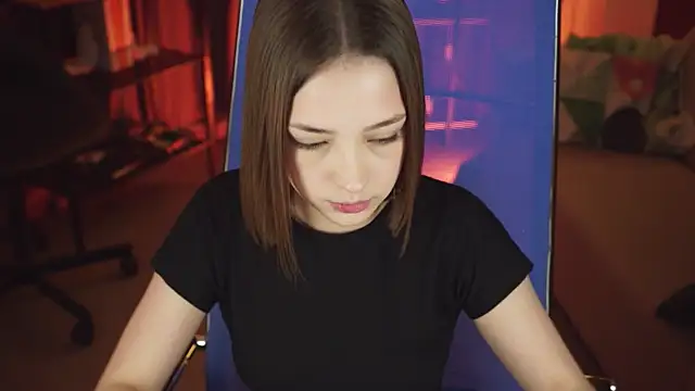 PamBeesly online show from 11-10-25, 10:47