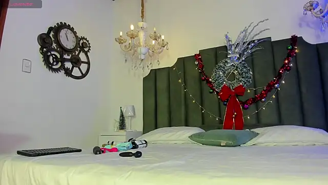 Snapshot of AnthonelaRusso_ chatting on 12-18-25, 03:56 AnthonelaRusso online show from 12-18-25, 03:56