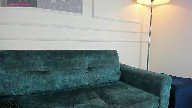 Zoe Cheshire online show from 03-04-25, 08:38