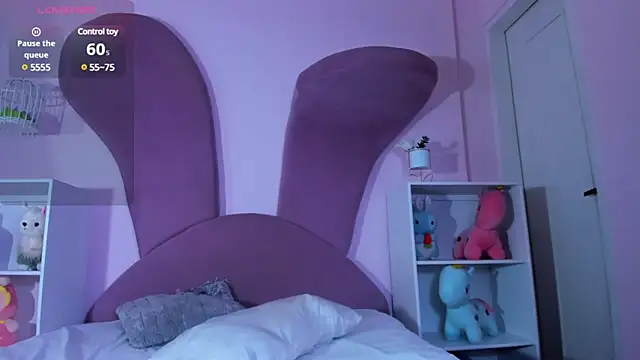 Zoe Cheshire online show from 03-17-25, 03:47