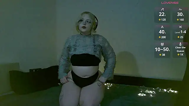 Snapshot of Electro_doll chatting on 02-16-25, 02:10 Electro doll online show from 02-16-25, 02:10
