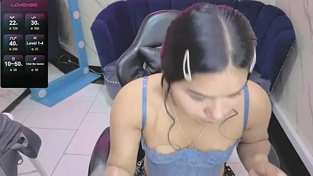 Snapshot of Paulette_v chatting on 10-11-25, 01:20 Paulette v online show from 10-11-25, 01:20