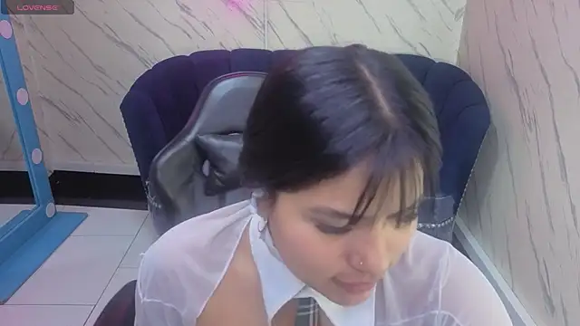 Snapshot of Paulette_v chatting on 11-06-25, 01:01 Paulette v online show from 11-06-25, 01:01