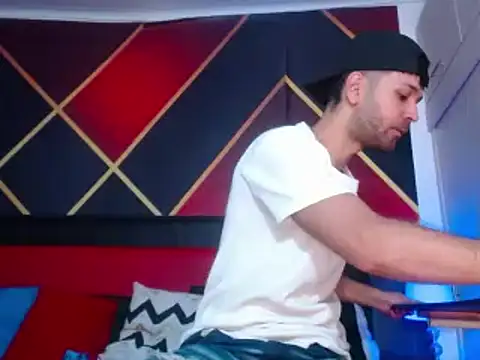 Snapshot of Cristian_white chatting on 02-10-25, 03:10 Cristian white online show from 02-10-25, 03:10