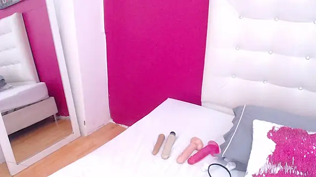 tinyy whore18 online show from 02-27-25, 05:47