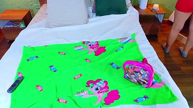 tinyy whore18 online show from 04-04-26, 08:34