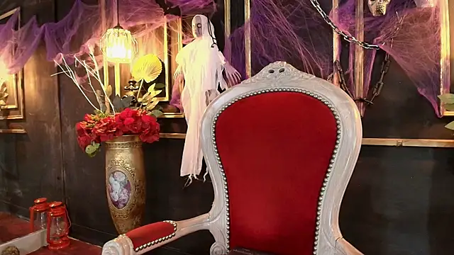 Bella Smiith  online show from 10-29-25, 12:40